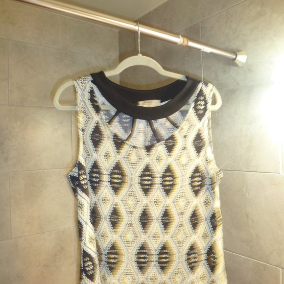 Diana Belle Sleeveless Stretchy Top w/ Round Neck accent Sz XL - Picture 3 of 8